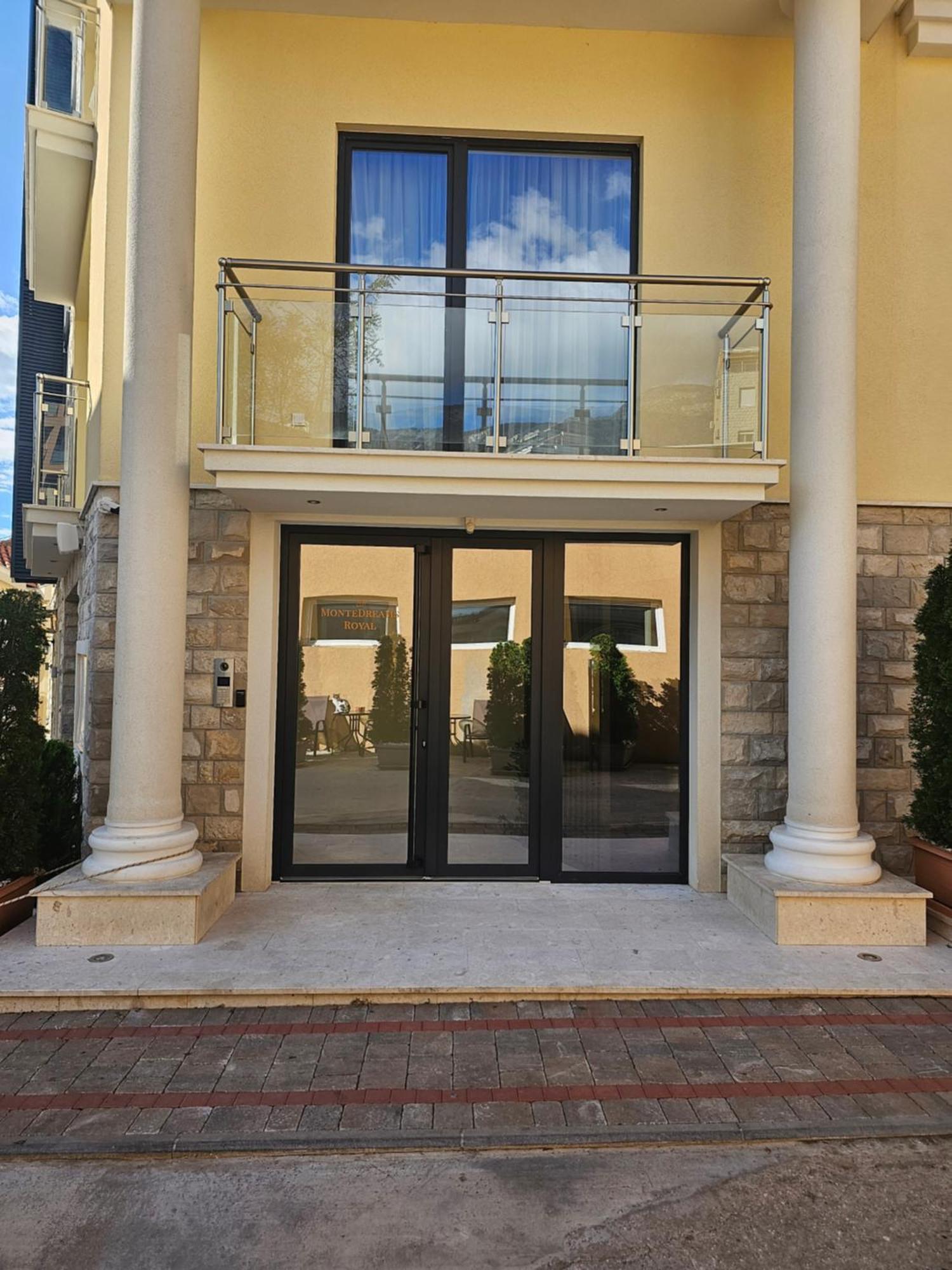 Modern Top Floor Sea View 3Br With Pools, Spa & Fitness Bečići Luaran gambar