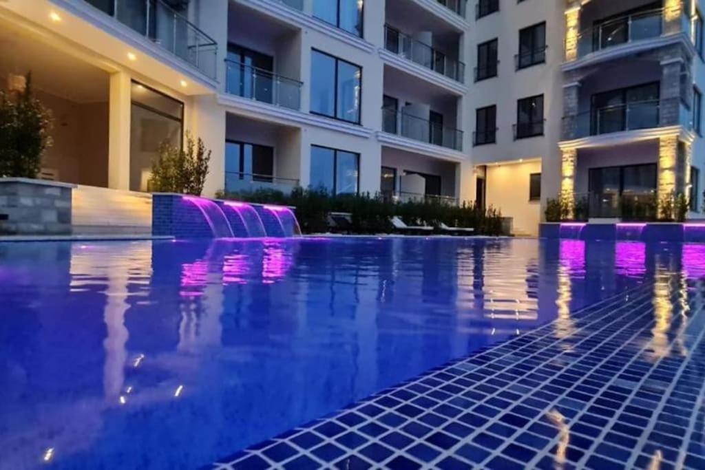Modern Top Floor Sea View 3Br With Pools, Spa & Fitness Bečići Luaran gambar